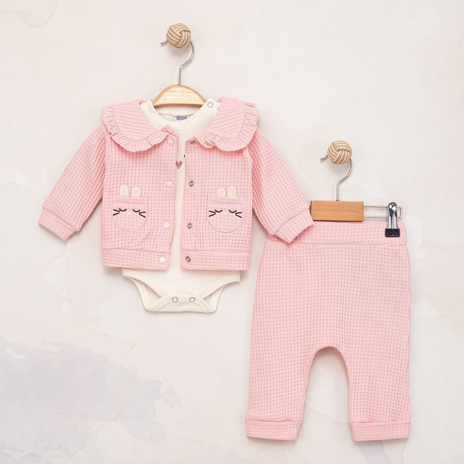 PEMBE