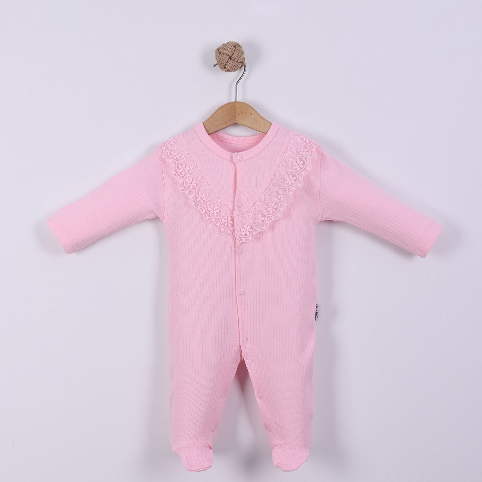 PEMBE