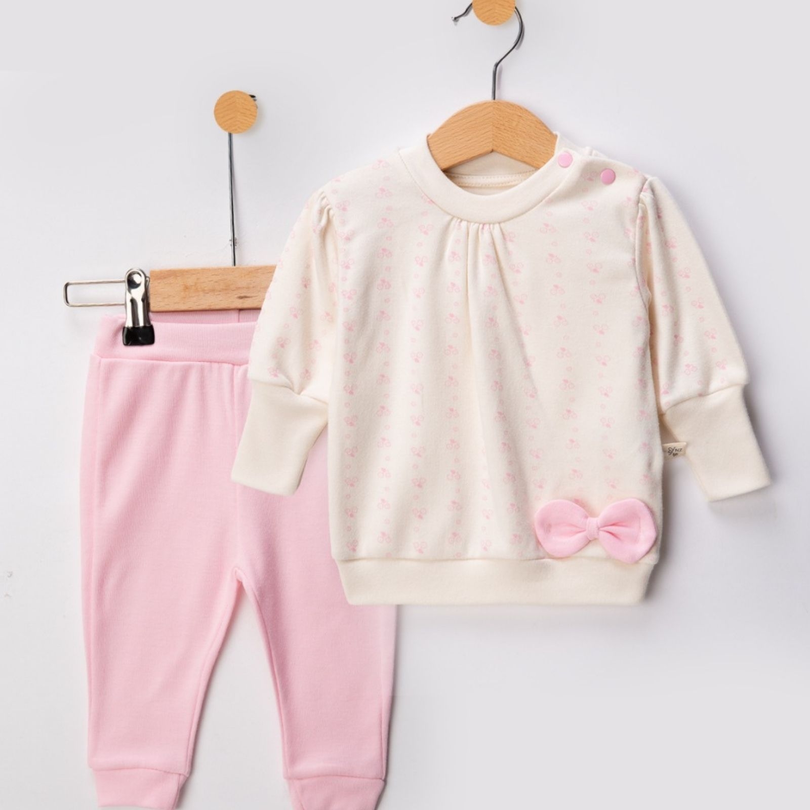 PEMBE