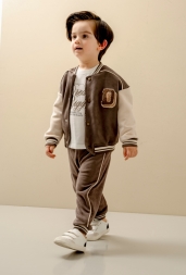 ERKEK ÇOCUK ERKEK ÇOCUK/ERKEK ÇOCUK AY KOLEJ D