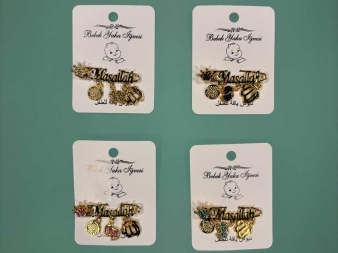 UNISEX / AY MAŞALLAH YAZILI YAKA İĞNESİ